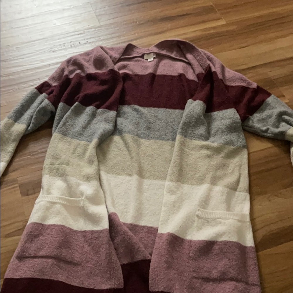 Long sleeve cardigan with pockets